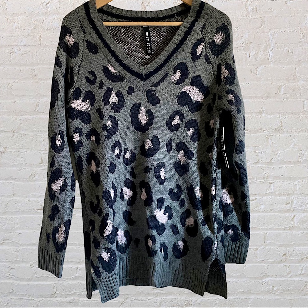 DESIGN LAB LORD & TAYLOR KNIT LEOPARD ANIMAL PRINT PULLOVER SWEATER SIDE SLITS